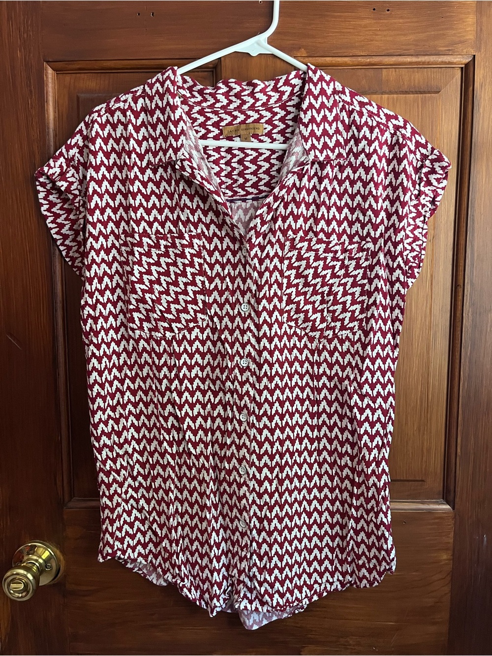 Short-Sleeve Button-Down Blouse in Red & White Chevron